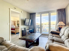 OceanView Beachfront Condo, Pool & Near Flagler Ave